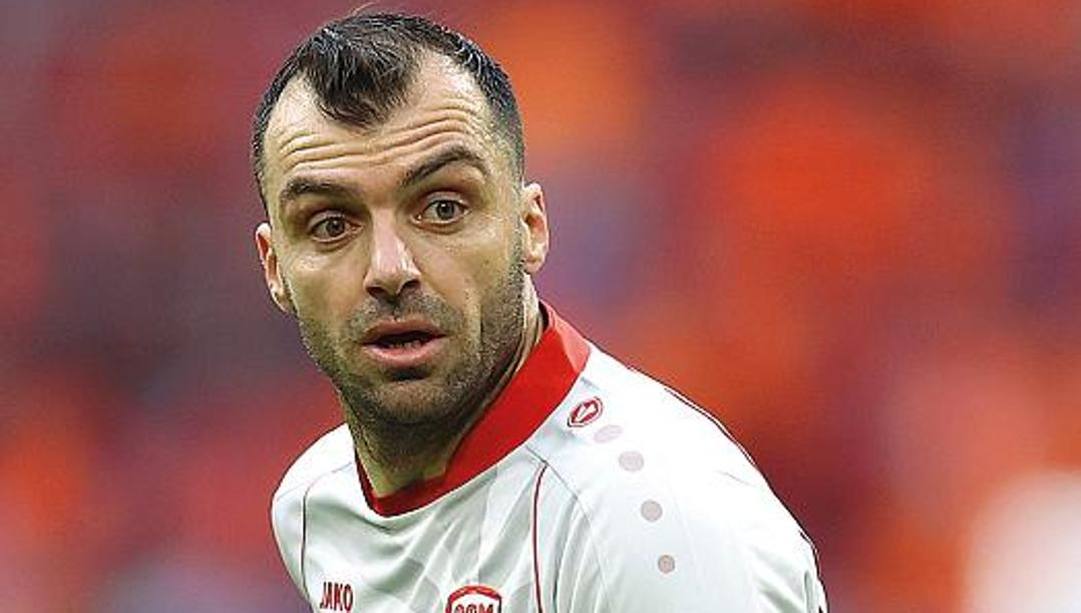 Goran Pandev con la maglia della Macedonia.  